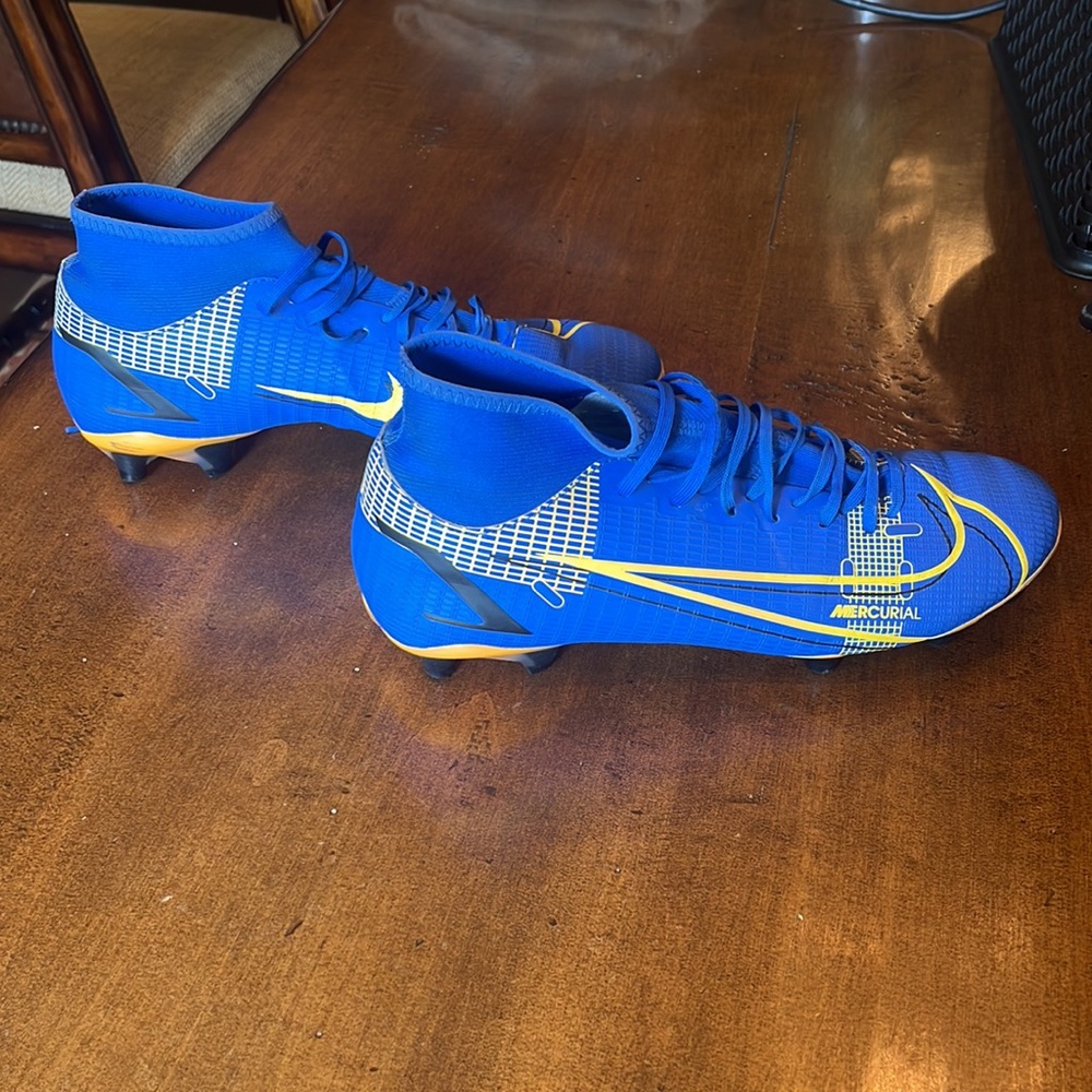 Nike Mercurial Superfly 9 Soccer Cleats size women’s 7.5 (with room)